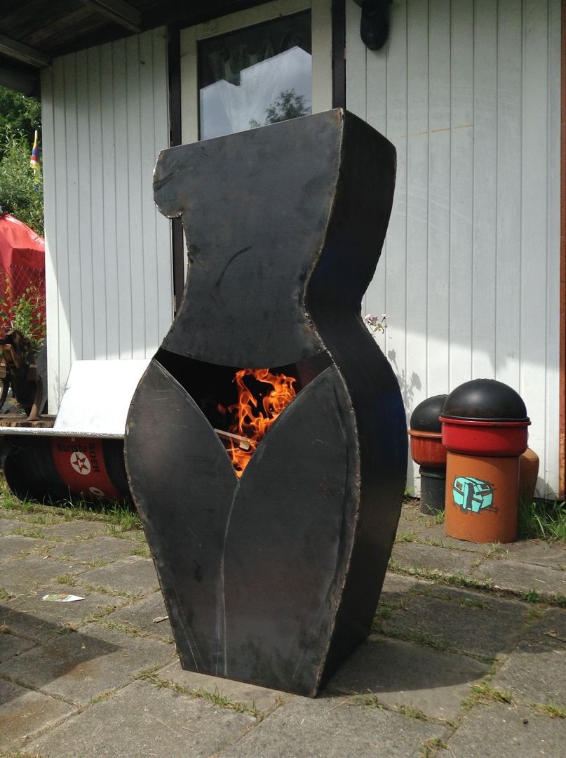 HOTPANTS, kunsteboer kunsteboer Industrial style garden Fire pits & barbecues