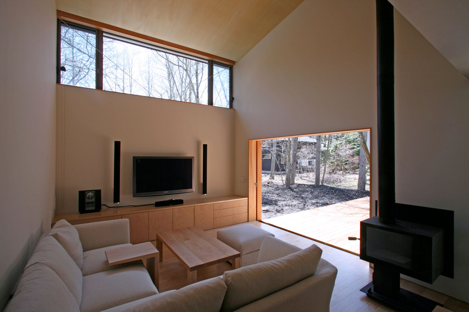 木立に佇む家, 設計事務所アーキプレイス 設計事務所アーキプレイス Living room