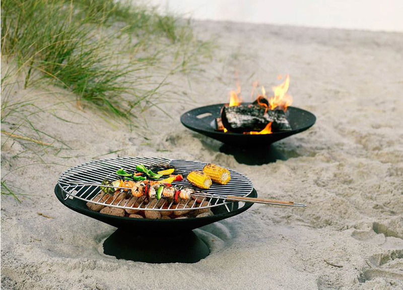 Na Grilla z designem od Fabryka Form, Fabryka Form Fabryka Form Vườn phong cách hiện đại Fire pits & barbecues