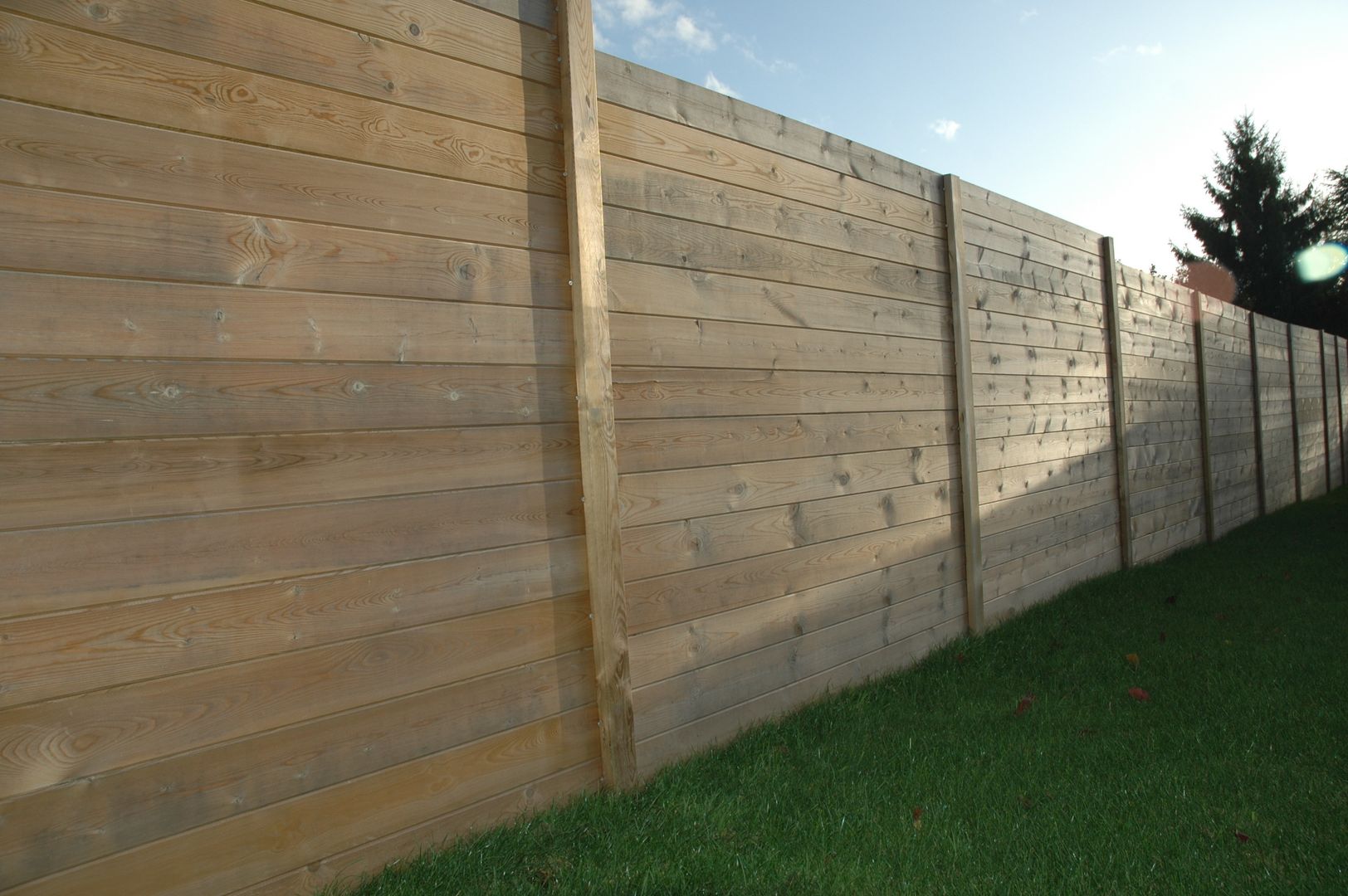 Une Décoration Extérieure et Sécure: Palissade Bois Parana, Deck-linéa Deck-linéa Jardines clásicos