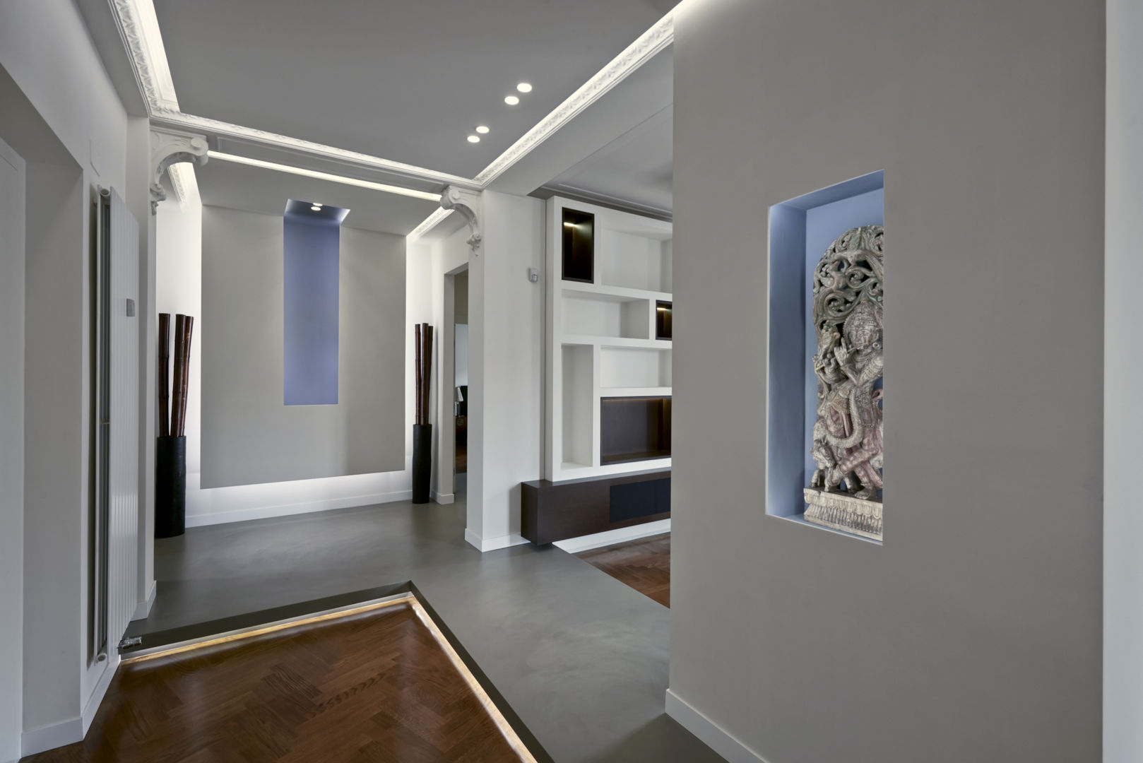 Torino Centro: ristrutturazione completa di un appartamento per una coppia., Onice Onice Pasillos, vestíbulos y escaleras de estilo minimalista