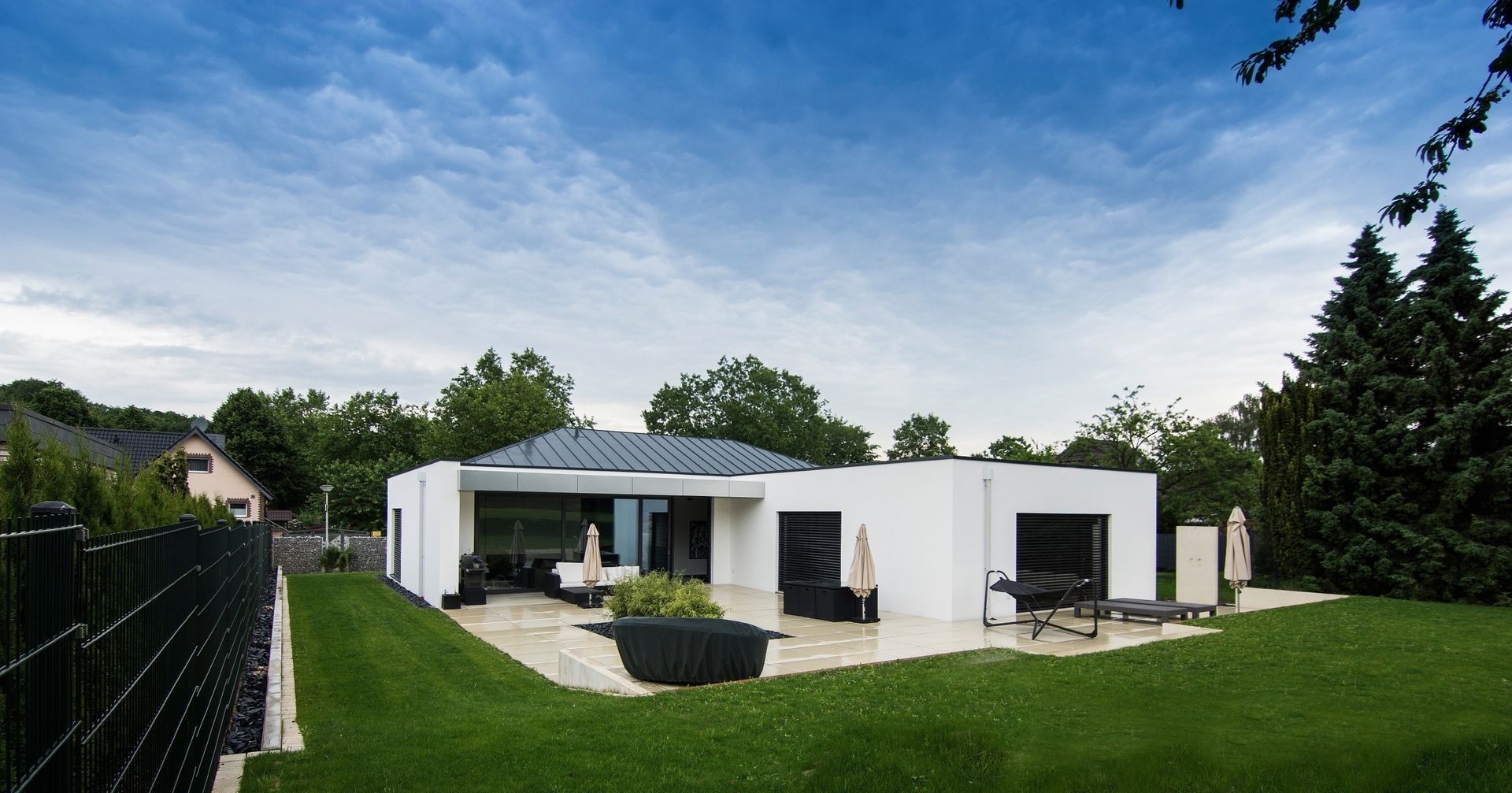 Haus_gra, aprikari gmbh & co. kg aprikari gmbh & co. kg Modern houses