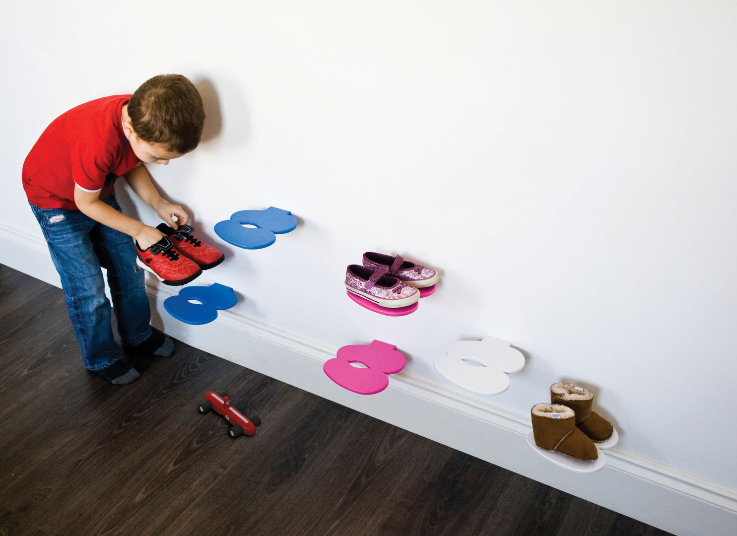 Footprint Children's Shoe Shelf, j-me original design j-me original design Modern style bedroom Accessories & decoration