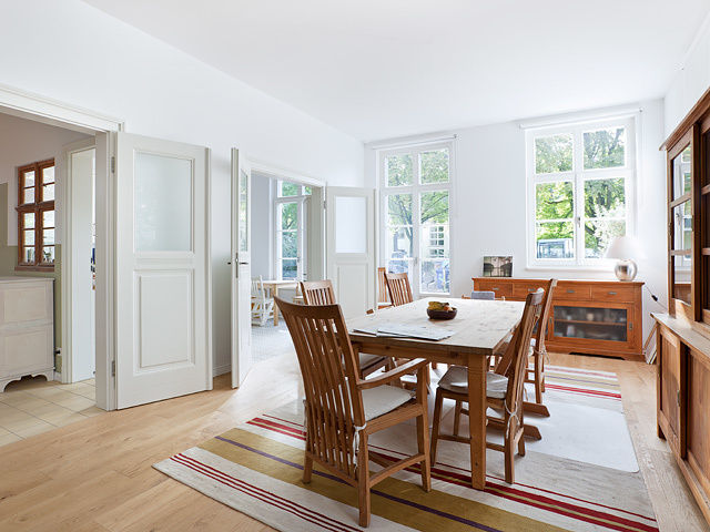 Villa in Zehlendorf, Müllers Büro Müllers Büro Classic style dining room