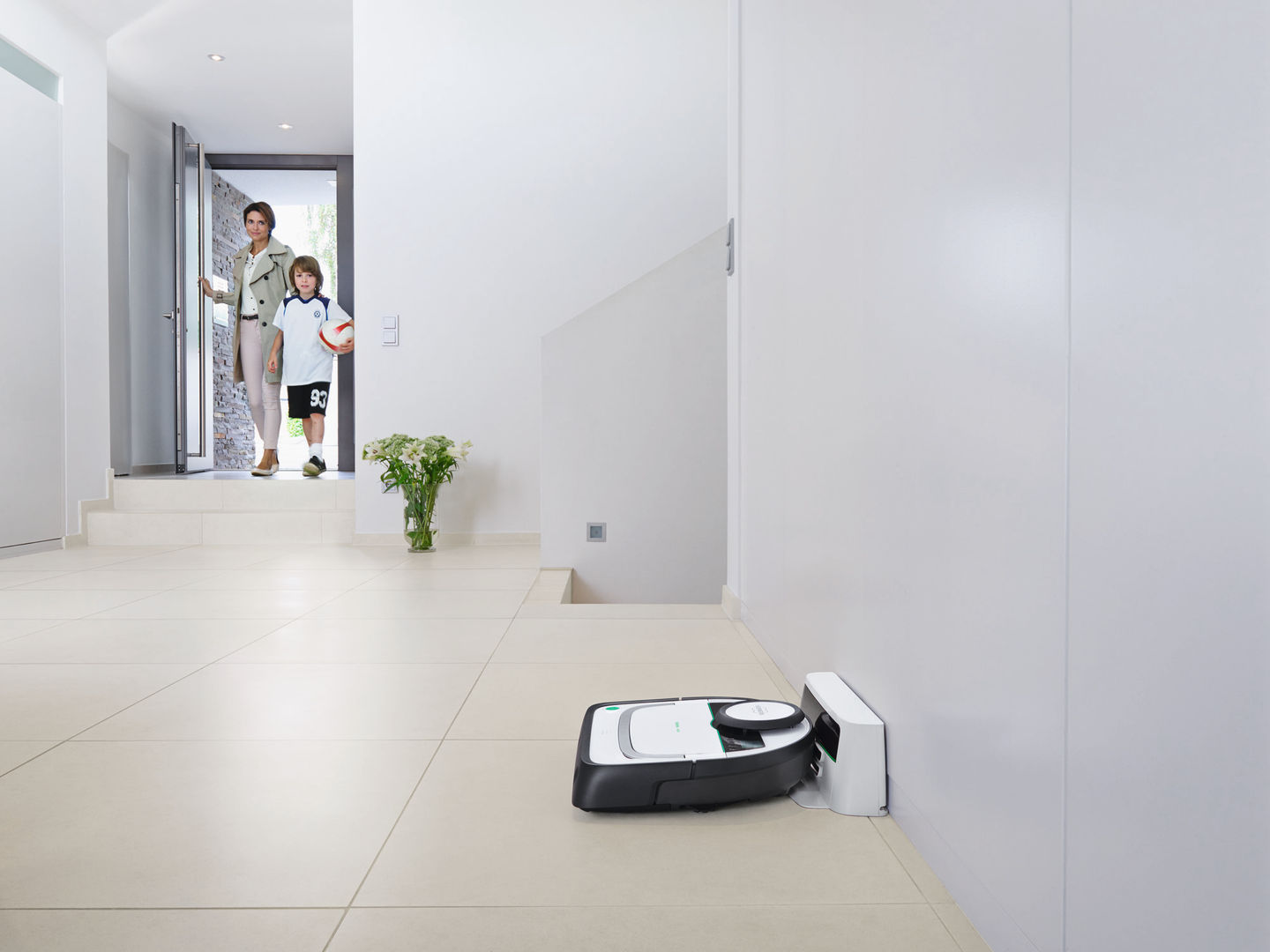 Robot VR200 di Vorwerk Folletto: il regalo ideale per la festa della mamma, Vorwerk Vorwerk Modern Corridor, Hallway and Staircase