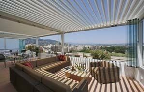 Pérgola Bioclimática Comercial MecanoToldo S.L.U Balcones y terrazas mediterráneos Accesorios y decoración