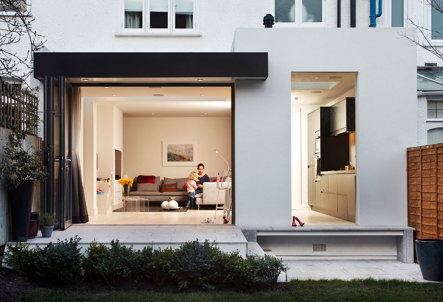 light cube homify Paredes y suelos de estilo minimalista london,extension,architecture,glass,kitchen,concrete