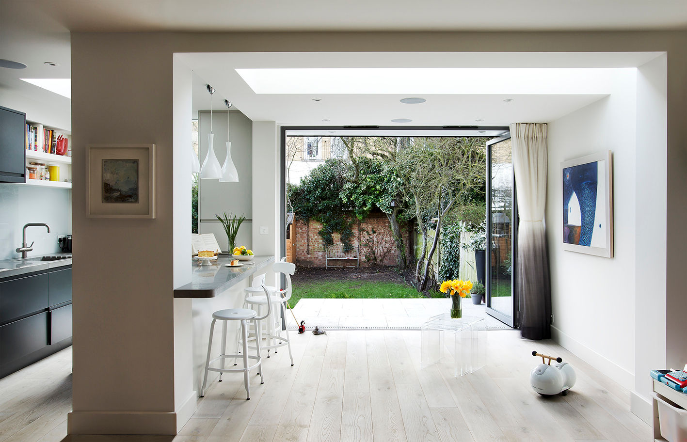 inside/outside homify Dining room london,extension,architecture,glass,kitchen,concrete