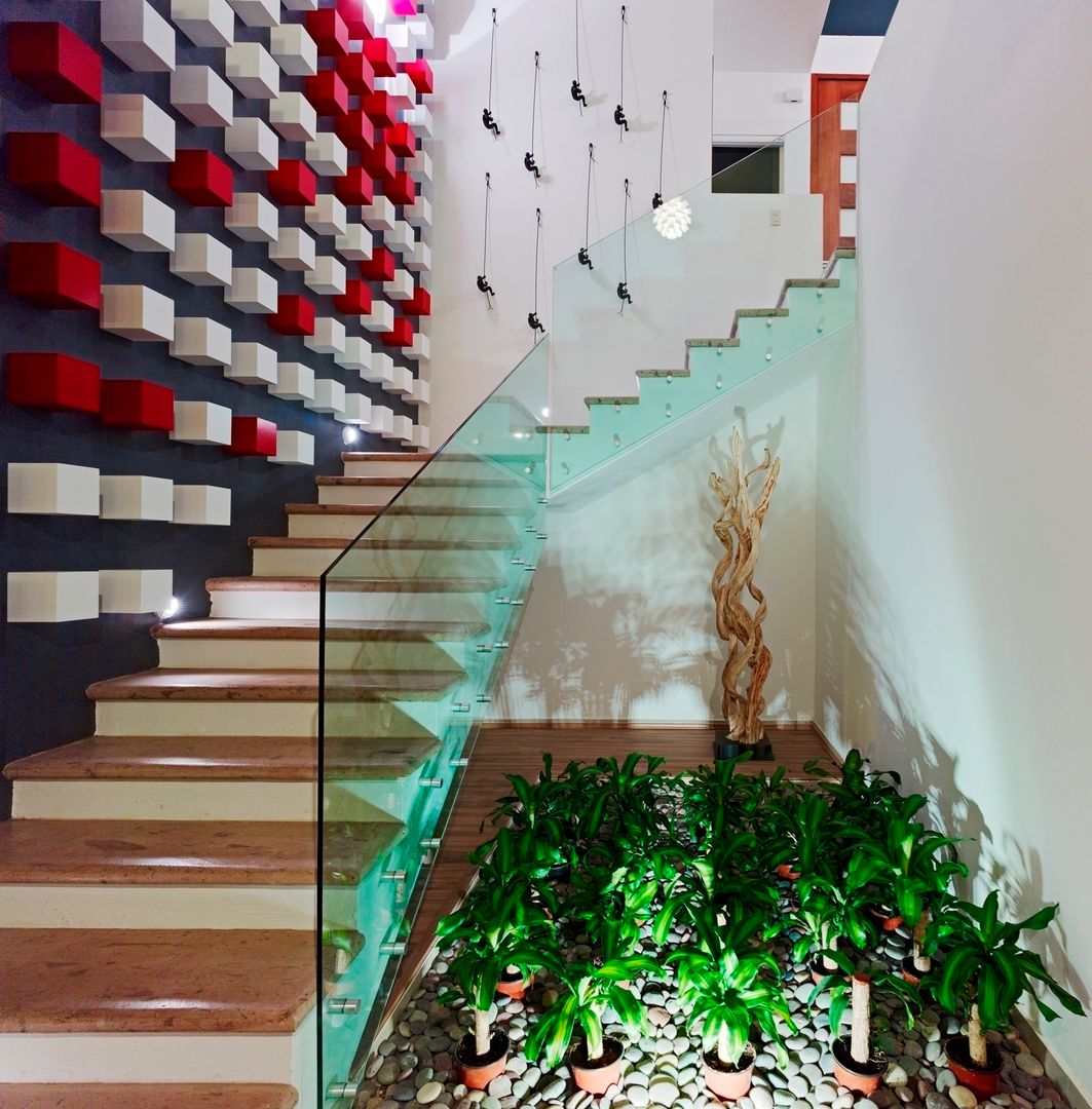 Casa Altavista, Excelencia en Diseño Excelencia en Diseño Corredores, halls e escadas modernos