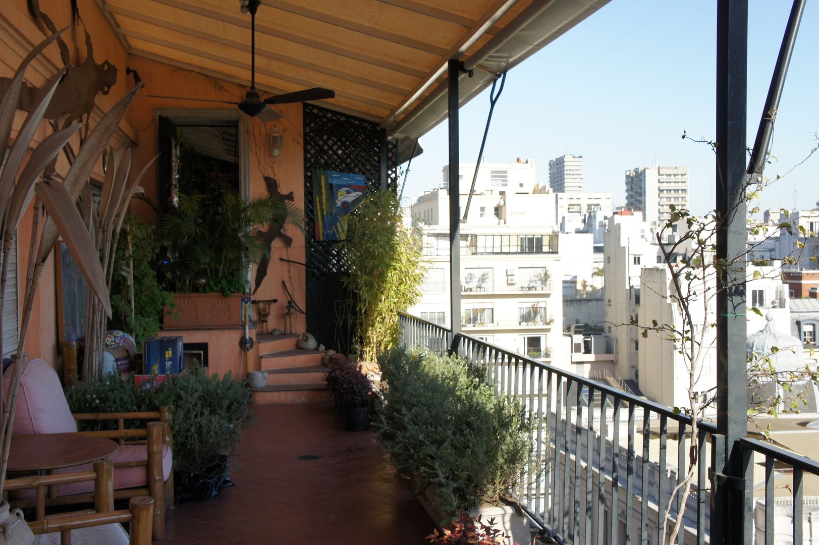 Un Balcón para una Coleccionista de Arte, Estudio Nicolas Pierry: Diseño en Arquitectura de Paisajes & Jardines Estudio Nicolas Pierry: Diseño en Arquitectura de Paisajes & Jardines