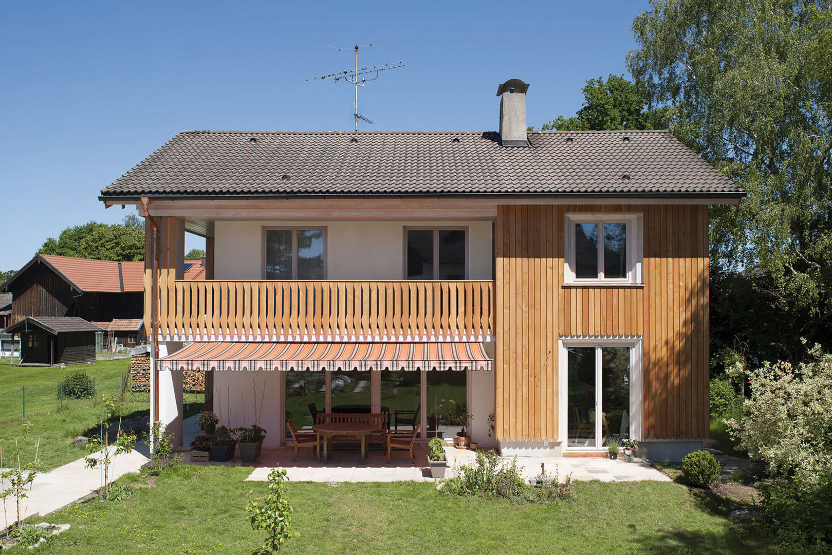 Wohnhaus Otterfing, gerstmeir inić architekten gerstmeir inić architekten บ้านและที่อยู่อาศัย