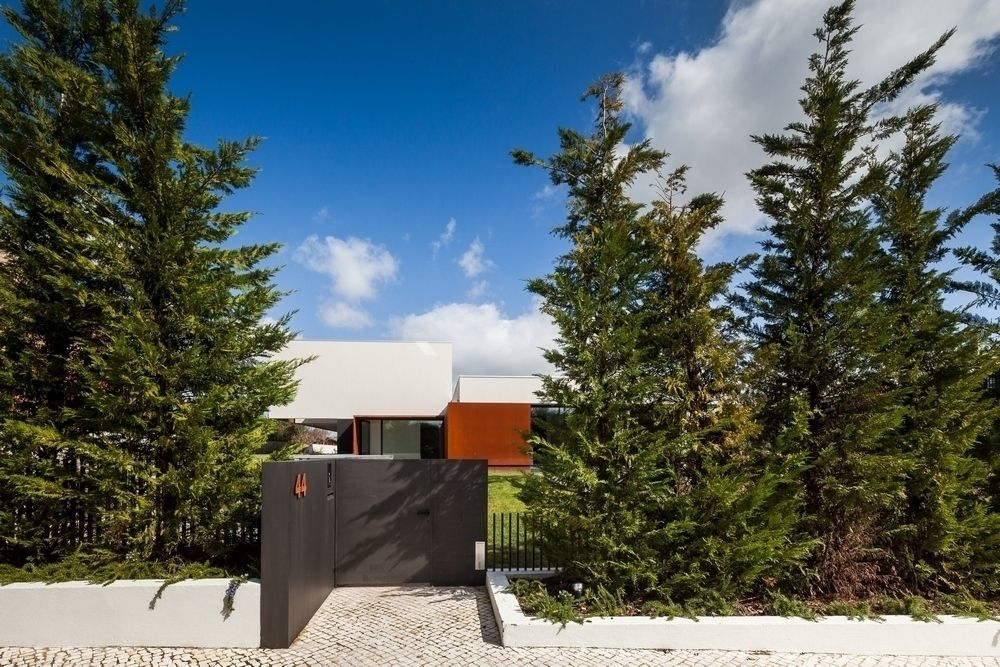 House in Beloura, Sintra, Estúdio Urbano Arquitectos Estúdio Urbano Arquitectos Casas de estilo minimalista