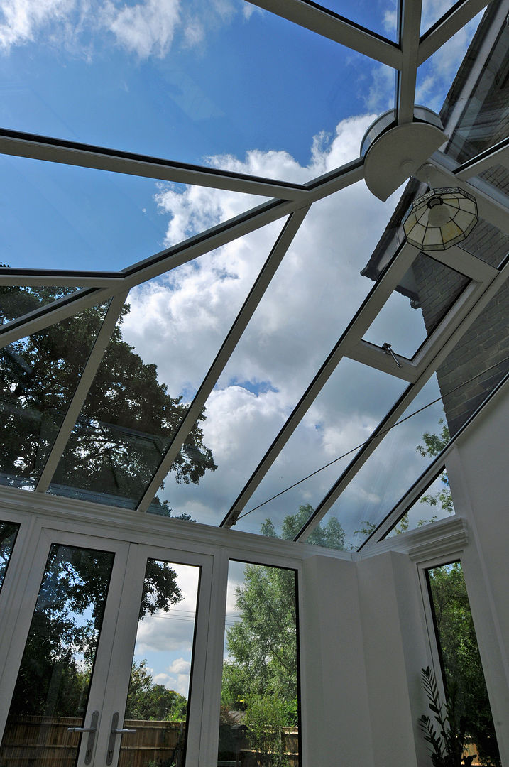 homify Modern style conservatory