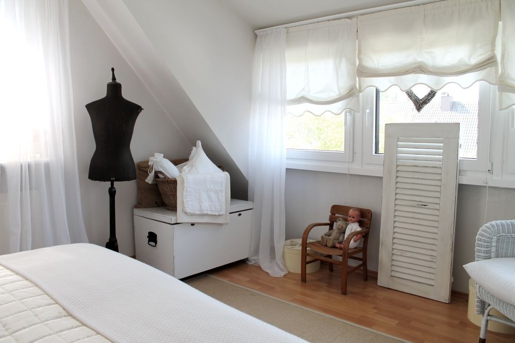 Romantisches Schlafzimmer, Angela Schönbeck | Me & Harmony Angela Schönbeck | Me & Harmony Country style bedroom