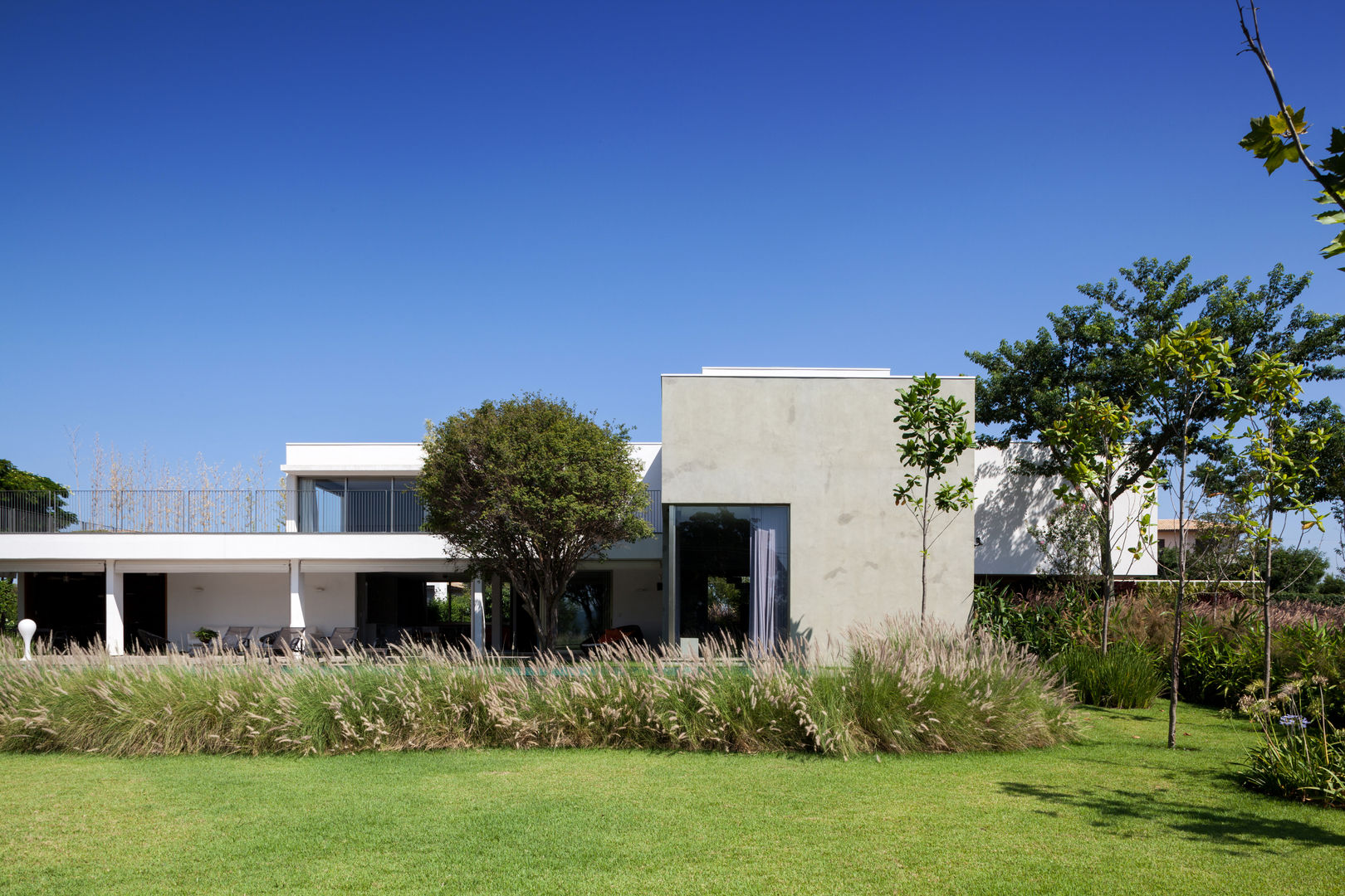 Casa em Itu, Consuelo Jorge Arquitetos Consuelo Jorge Arquitetos Casas de estilo minimalista