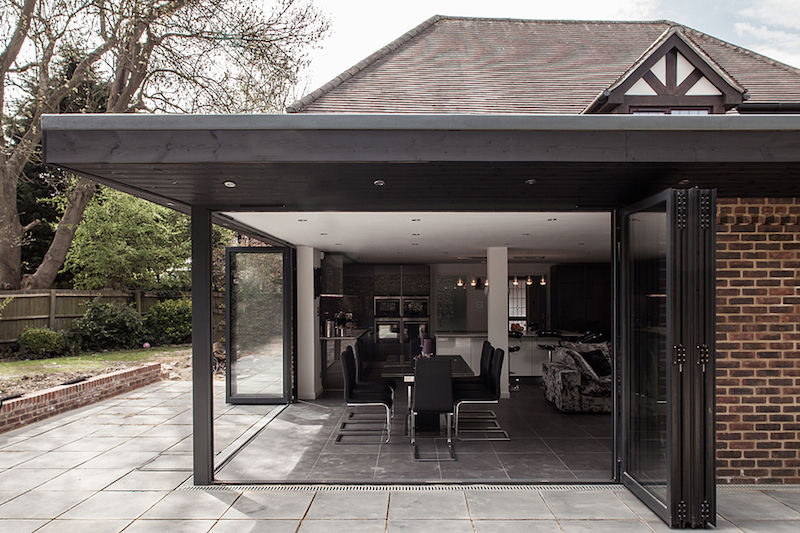 Open Bi Fold Doors Nic Antony Architects Ltd Casas modernas: Ideas, diseños y decoración