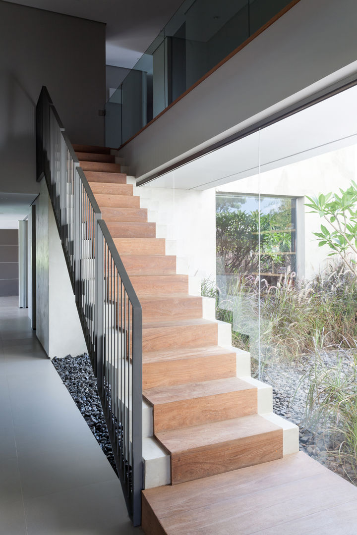 Casa em Itu, Consuelo Jorge Arquitetos Consuelo Jorge Arquitetos Minimalist corridor, hallway & stairs