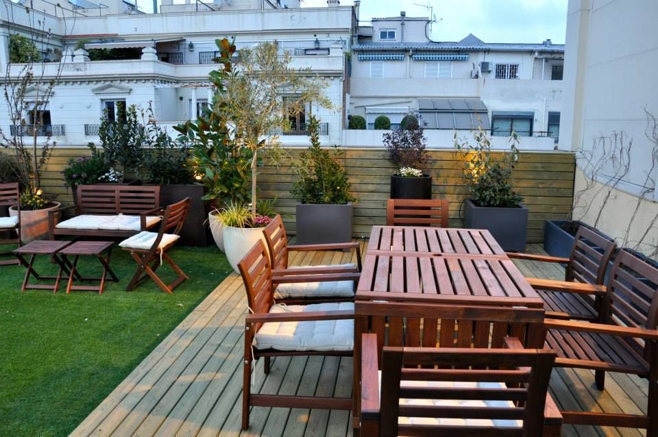 Terraza Muntaner, ésverd - jardineria & paisatgisme ésverd - jardineria & paisatgisme Eclectische balkons, veranda's en terrassen