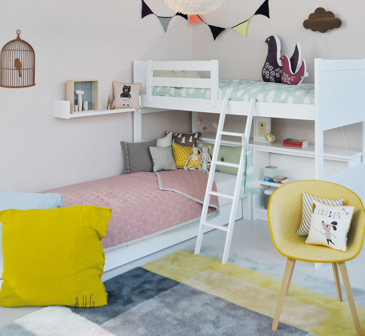 ROOOM for KIDS, Rooom Rooom Dormitorios infantiles modernos: Camas y cunas