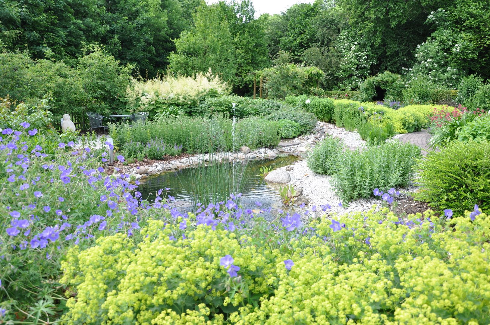 Stauden statt Rasen, Ambiente Gartengestaltung Ambiente Gartengestaltung Wiejski ogród