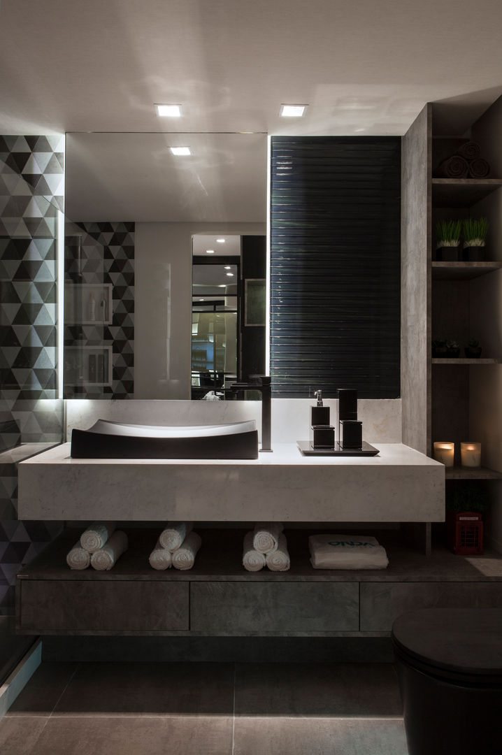 Suíte Rapaz - Casa Cor 2014 Pernambuco, Celia Beatriz Arquitetura Celia Beatriz Arquitetura Modern bathroom Mirrors