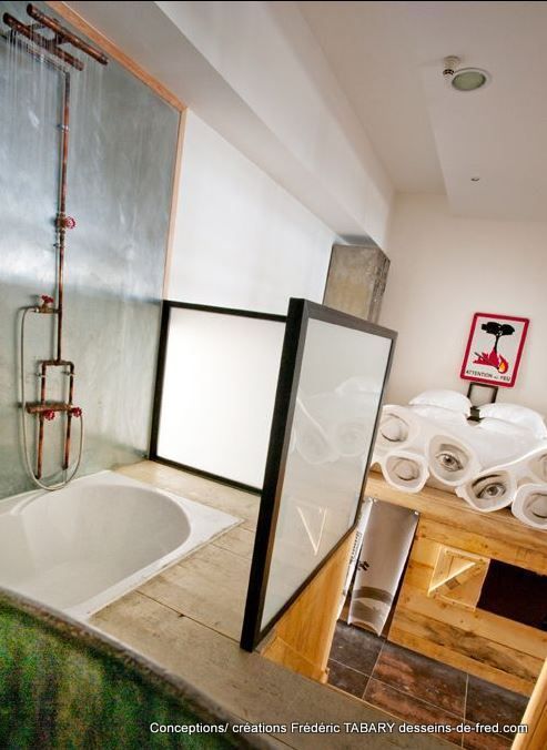 Le Loft , Frédéric TABARY Frédéric TABARY Industrial style bathroom Bathtubs & showers