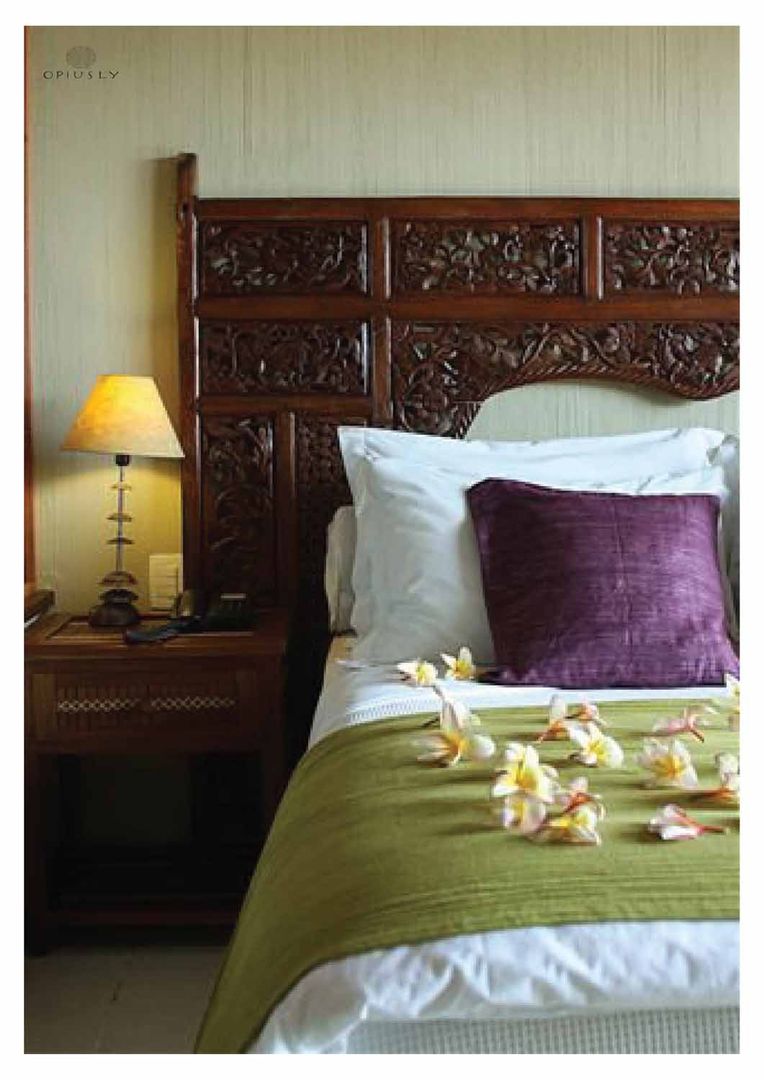 Dormitorios, Opiusly Opiusly Eclectic style bedroom Beds & headboards