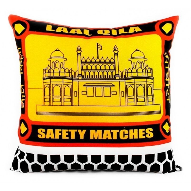 Match Box LQ Cushion Cover ashajodathekal Salas de estar ecléticas Acessórios e Decoração