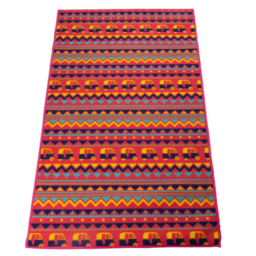 Graphic Auto Rug ashajodathekal غرفة المعيشة ديكورات واكسسوارات