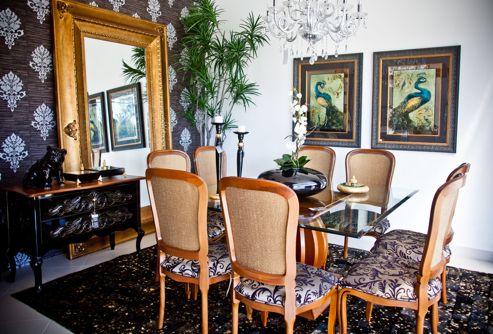 Clássicos de luxo, VIA HAUS VIA HAUS Столовая комната в классическом стиле Столы