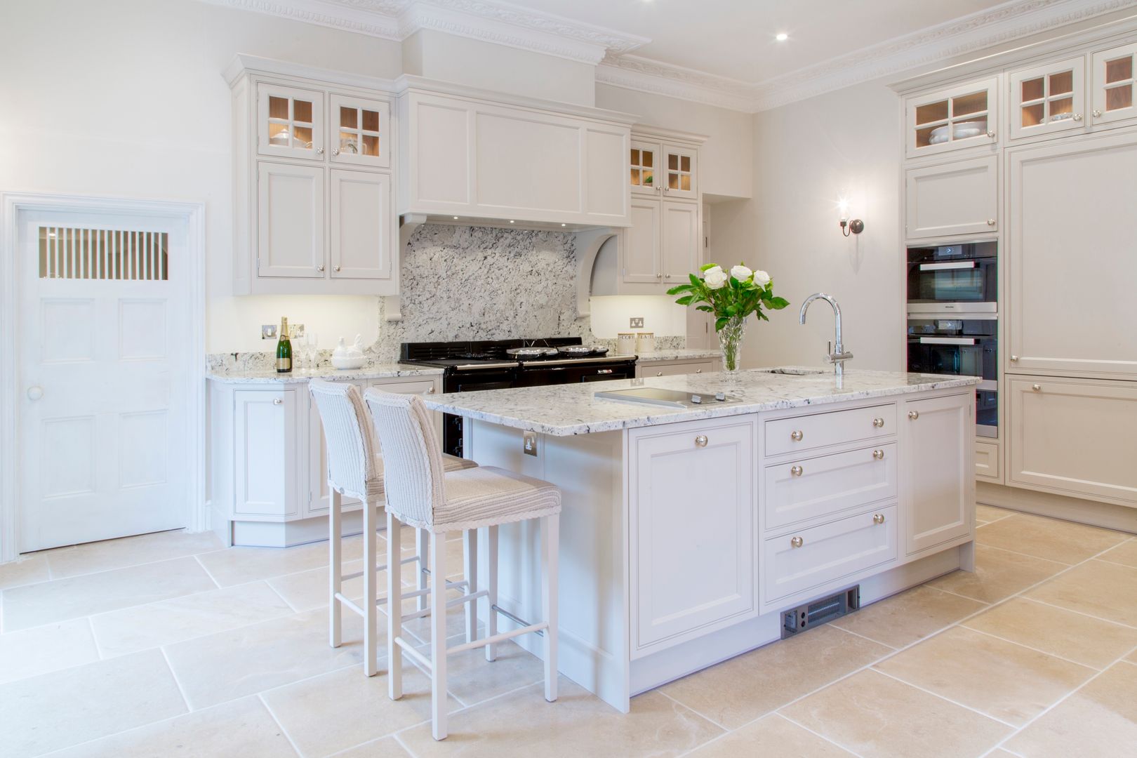 homify Classic style kitchen