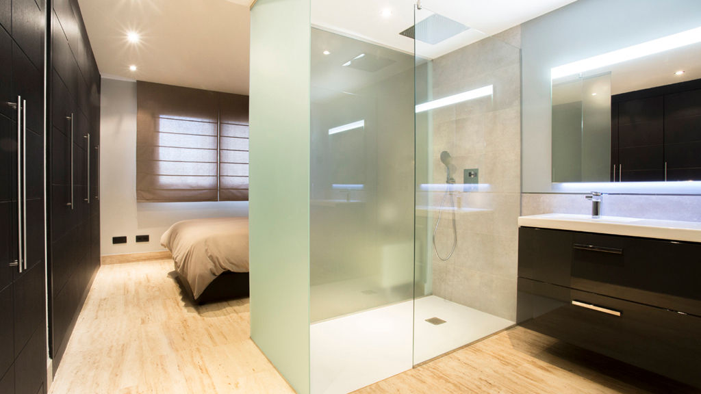 Acabados de Lujo para Pequeño Apartamento Minimalista [90m2], Empresa constructora en Madrid Empresa constructora en Madrid Minimalist bathroom