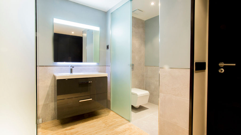 Acabados de Lujo para Pequeño Apartamento Minimalista [90m2], Empresa constructora en Madrid Empresa constructora en Madrid 浴室