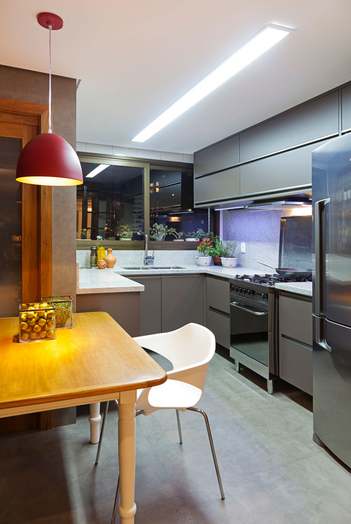 Apartamento Mont Serrat 2, Mundstock Arquitetura Mundstock Arquitetura Dapur Modern