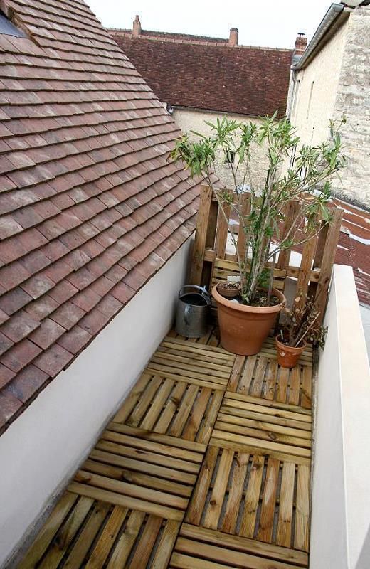 La grange domestiquée, Atelier d'Ersu & Blanco Atelier d'Ersu & Blanco Moderner Balkon, Veranda & Terrasse
