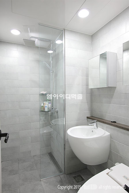 중랑구 신내동 데시앙아파트 32평형, MID 먹줄 MID 먹줄 Modern bathroom