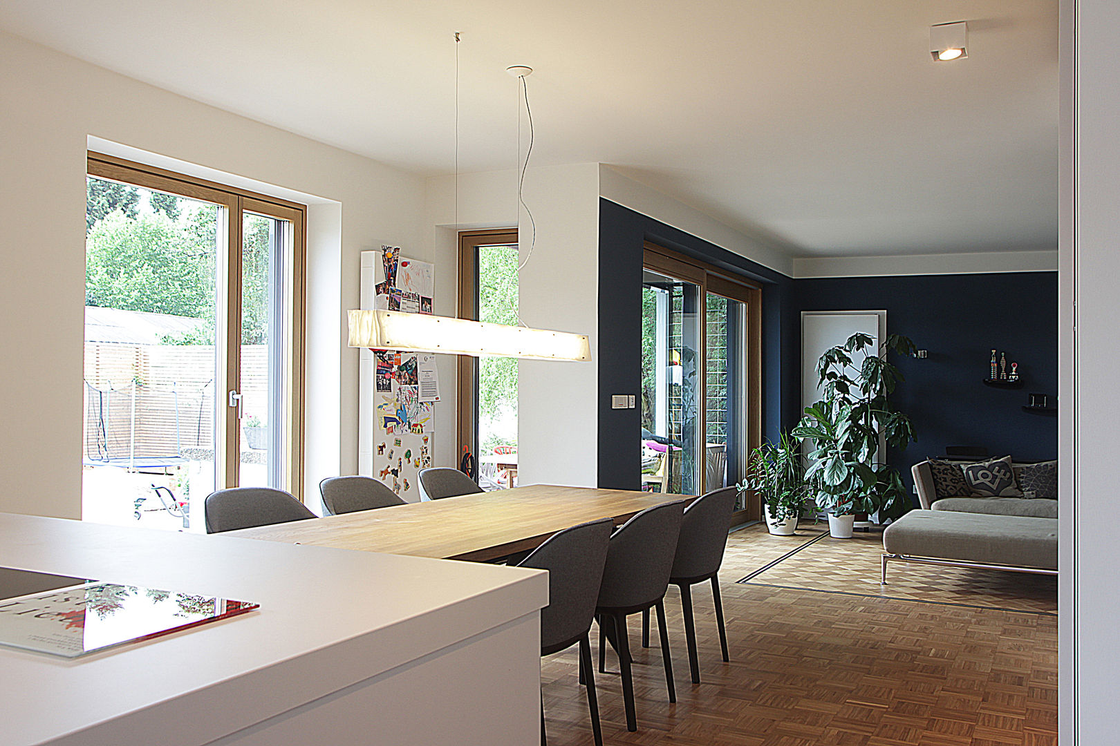 Haus N, marcbetz architektur marcbetz architektur Modern dining room