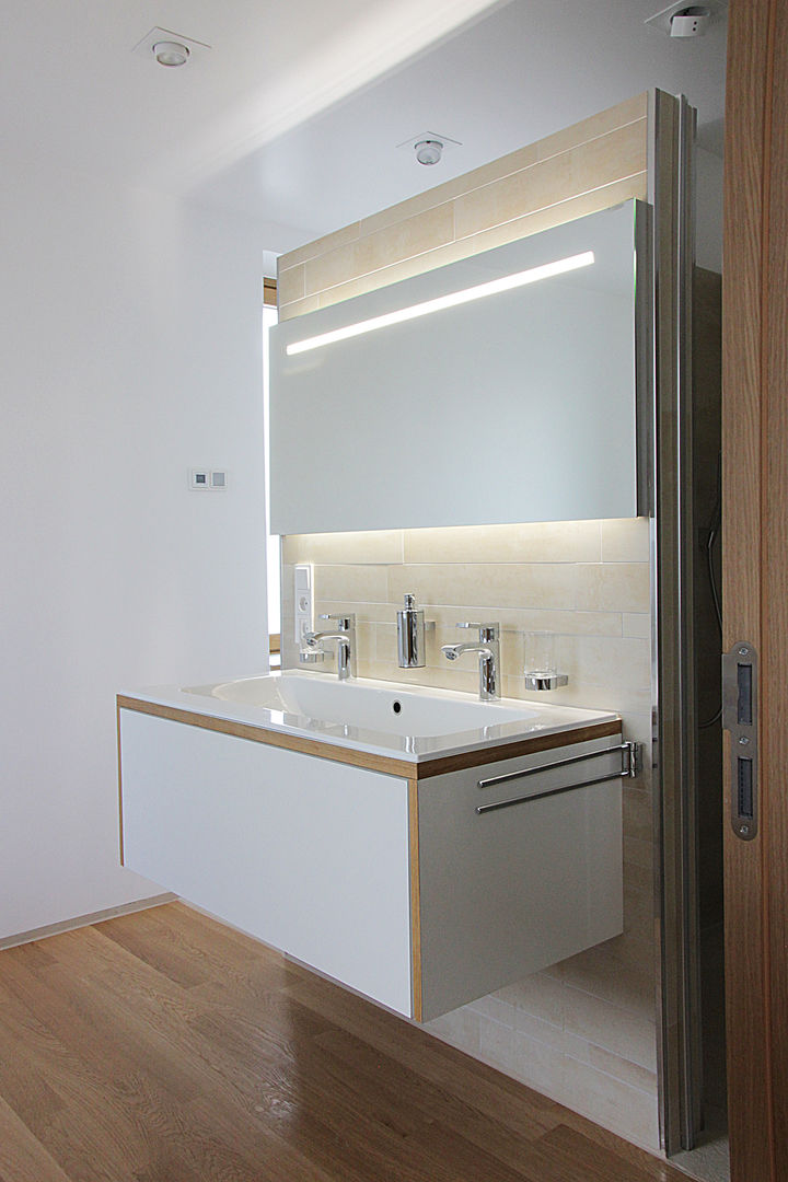 Haus N, marcbetz architektur marcbetz architektur Modern Bathroom