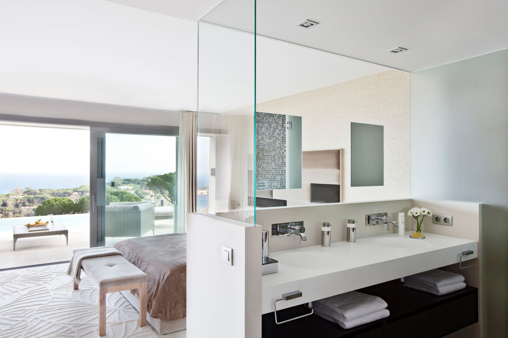 Дом в Сагаро, Испания, IND Archdesign IND Archdesign Mediterranean style bathroom