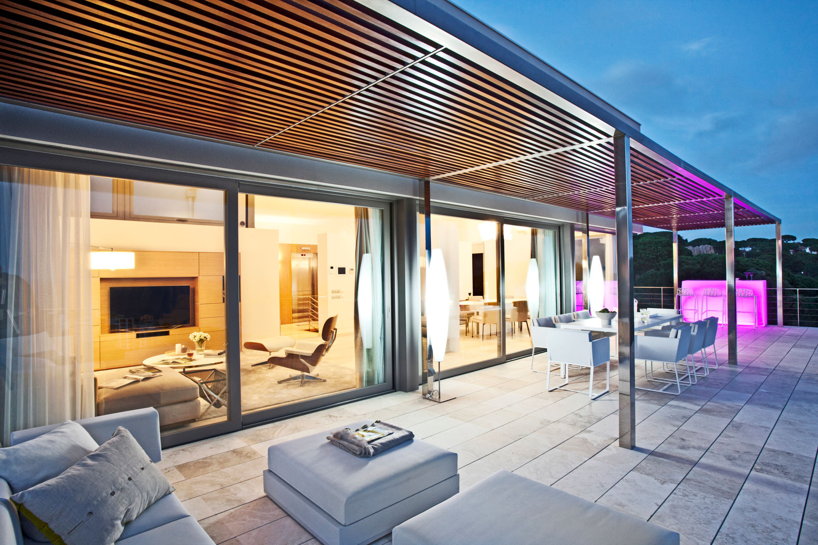 Дом в Сагаро, Испания, IND Archdesign IND Archdesign 地中海デザインの テラス