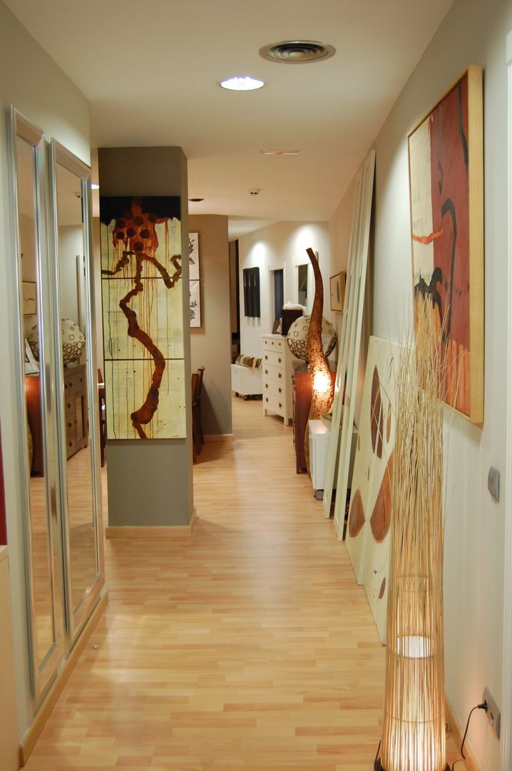 homify Modern corridor, hallway & stairs Accessories & decoration