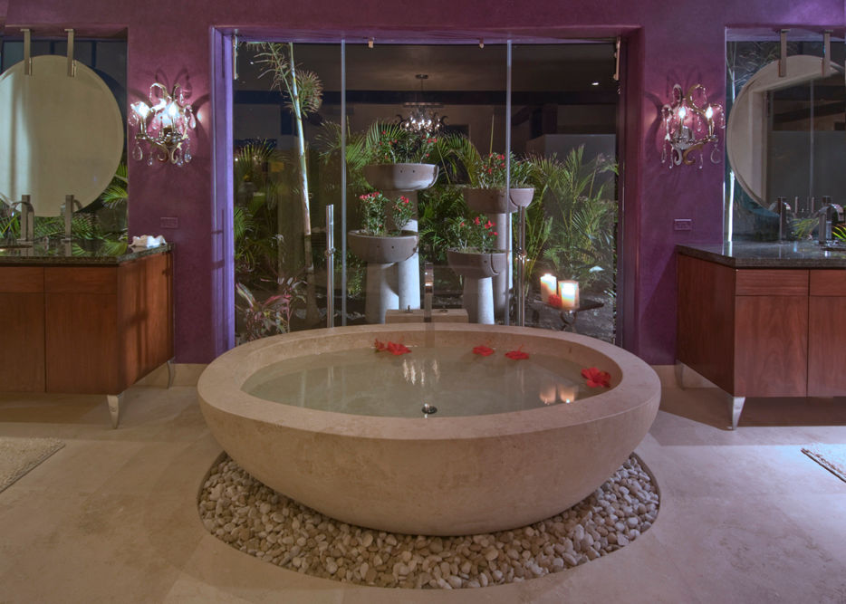 Casa Taheima, BR ARQUITECTOS BR ARQUITECTOS Phòng tắm phong cách nhiệt đới