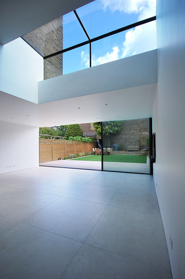 ELMS ROAD , LBMVarchitects LBMVarchitects Kitchen