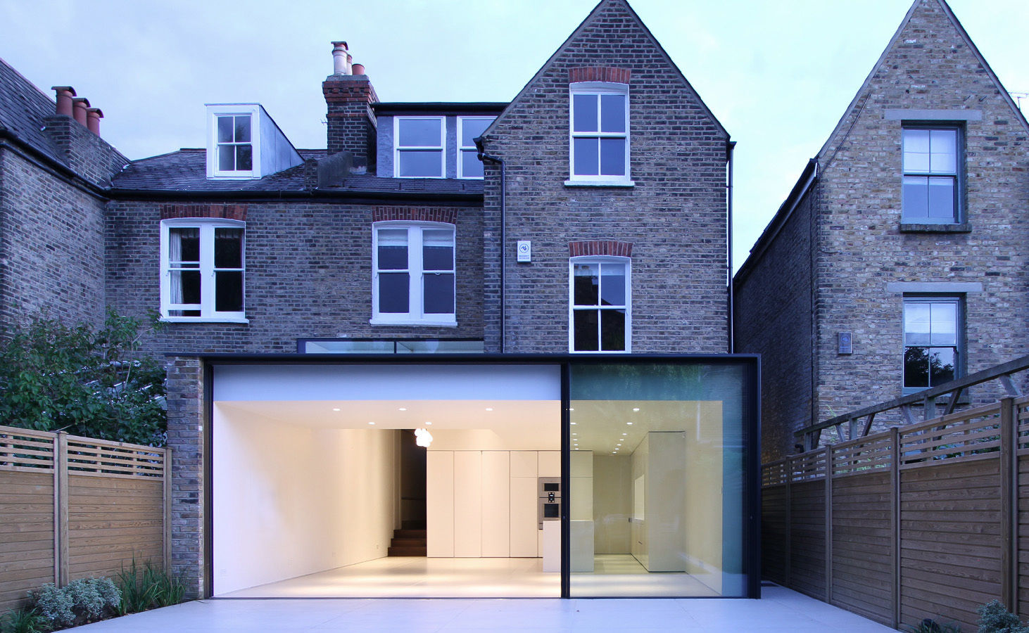 ELMS ROAD , LBMVarchitects LBMVarchitects منازل