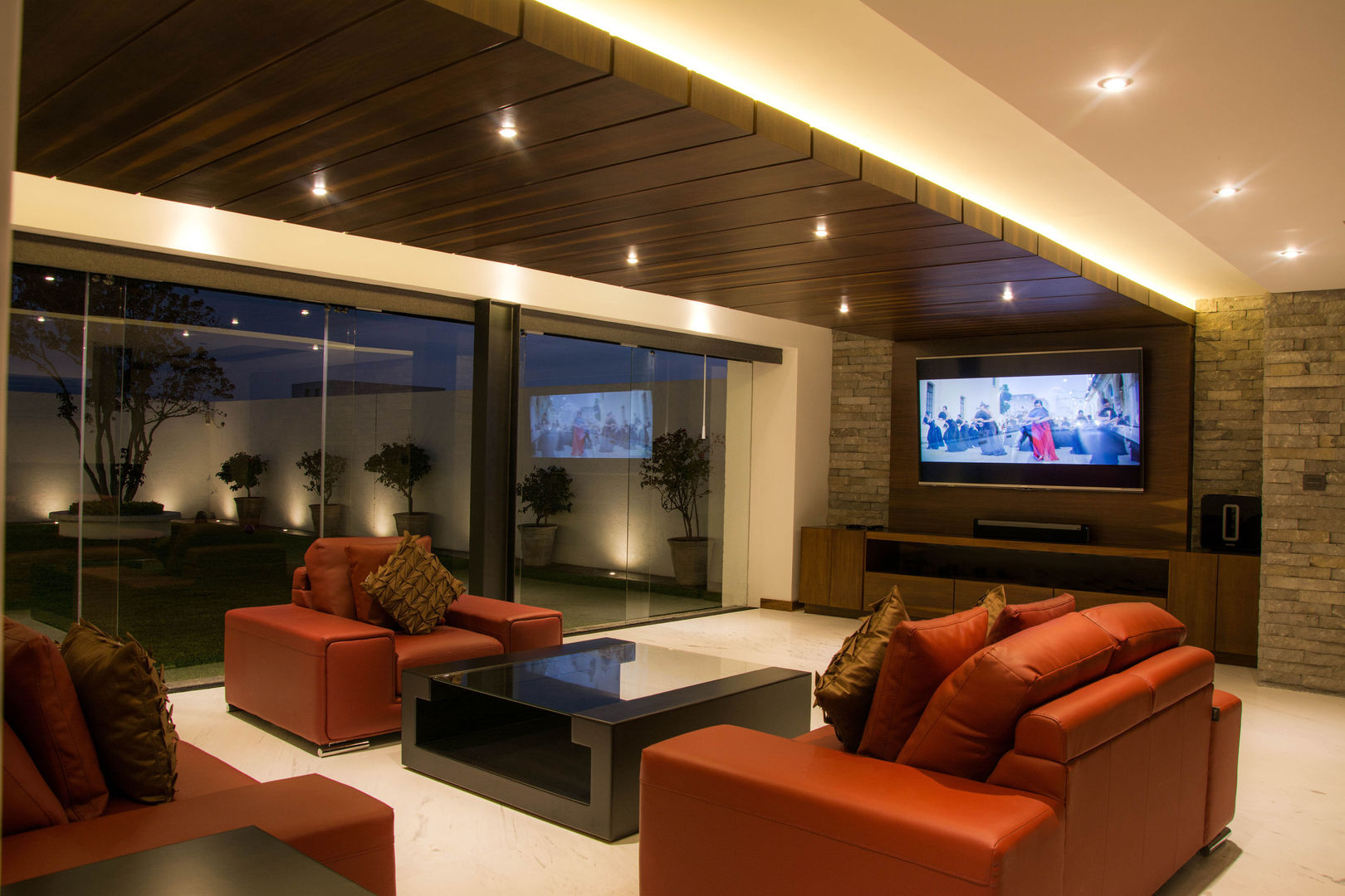 Casa J&J, [TT ARQUITECTOS] [TT ARQUITECTOS] Modern media room