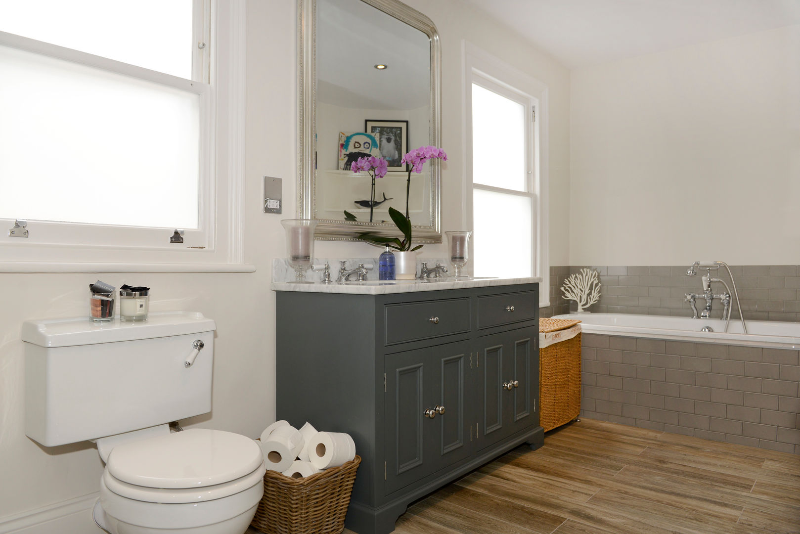 Family Home: Complete refurbishment of a Victorian Family Home in South West London, Ruth Noble Interiors Ruth Noble Interiors Klasik Banyo