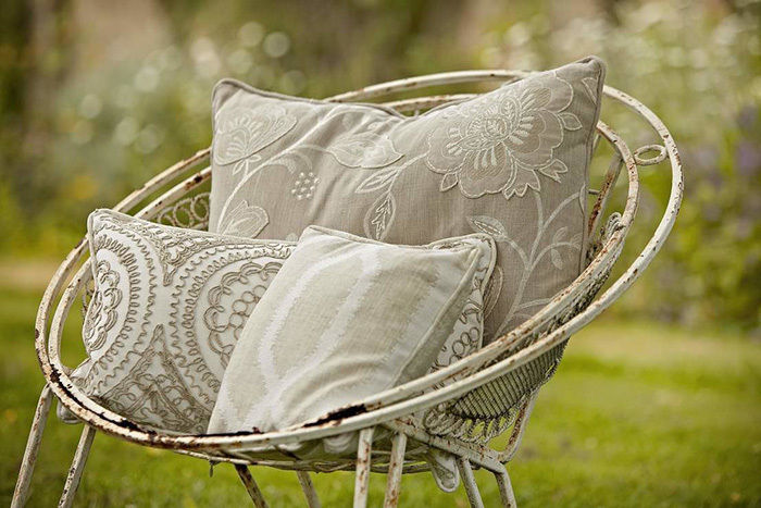 Spunti e appunti per il giardino, Ispiriamoci allo stile inglese... #relax #home #lifestyle, Sonia Paladini Sonia Paladini Classic style garden Furniture
