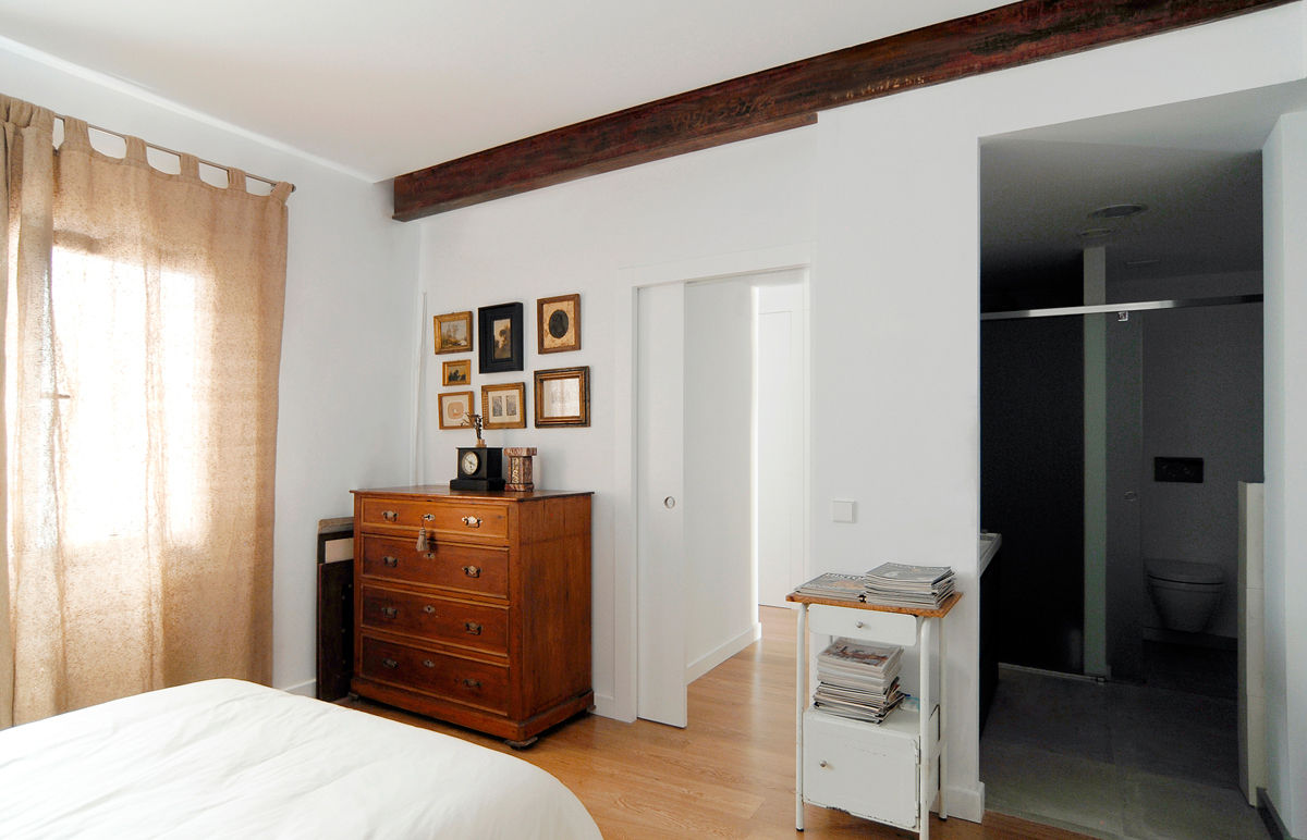 Loft en El Arenal, CM4 Arquitectos CM4 Arquitectos Industrial style bedroom