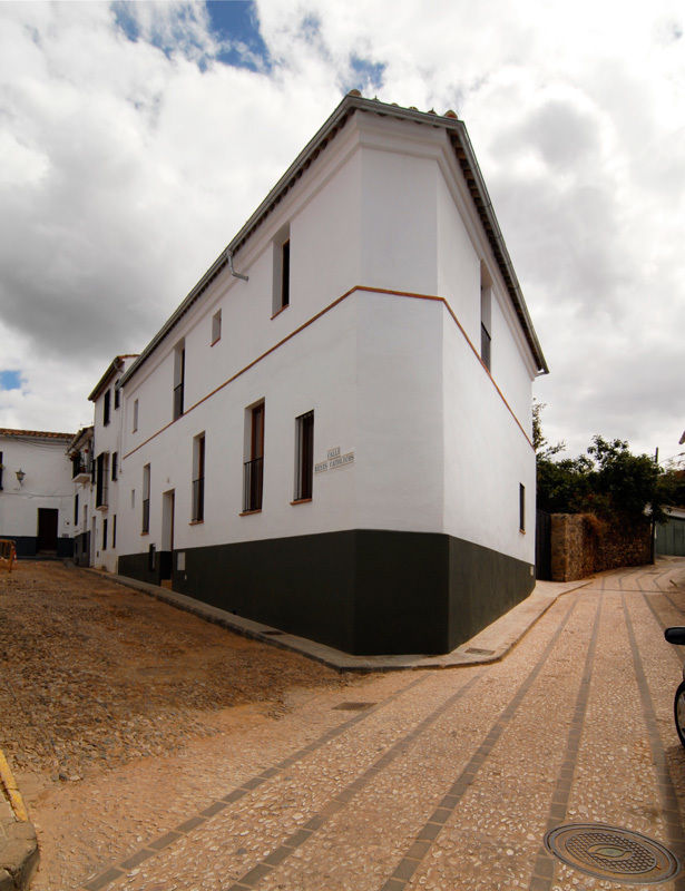 Rehabilitación de una Casa en Jabugo, CM4 Arquitectos CM4 Arquitectos Country style house