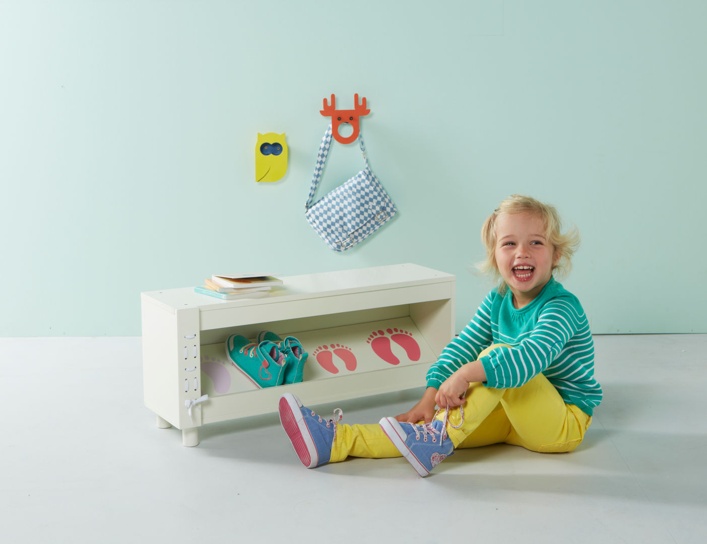 homify Chambre d'enfant moderne Penderies et commodes